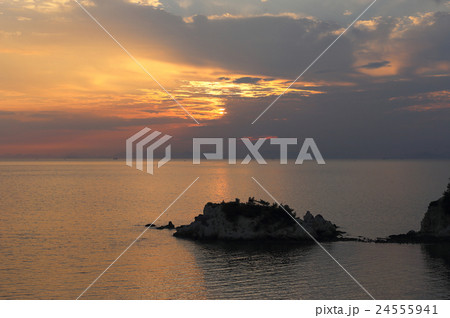 浦島伝説の地、三豊市荘内半島「鴨ノ越」の夕暮れ 24555941