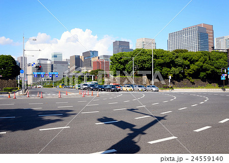 内堀通り祝田橋交差点の風景の写真素材