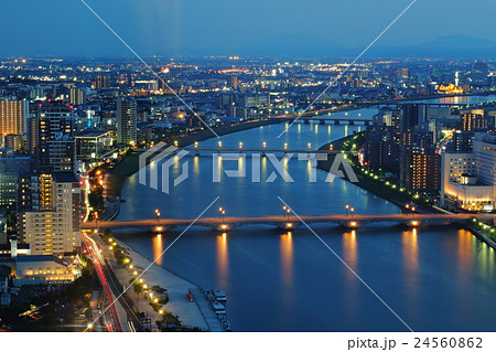 朱鷺メッセより新潟市の夜景 朱鷺メッセより新潟市の夜景 24560862