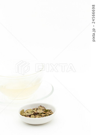 ウワウルシ・ティー: Uva-ursi tea 24566698