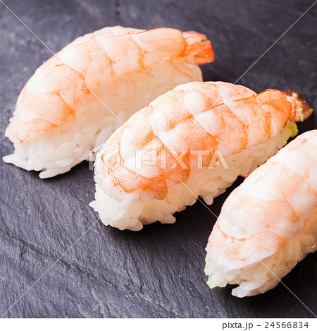 Ebi sushi with shrimp 24566834