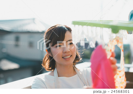 Japanese woman golfer , housewife 24568301