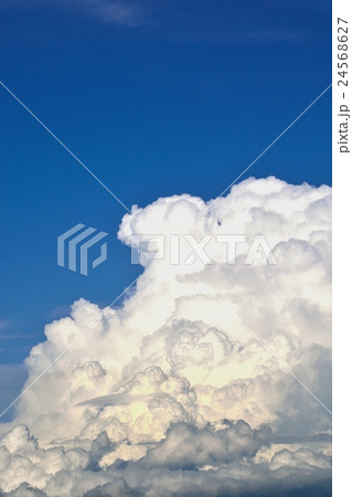 入道雲 24568627
