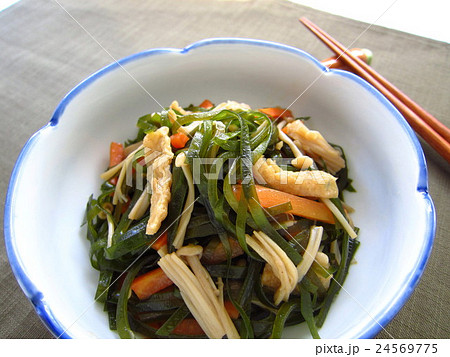エノキと切り昆布のおいしい煮物 エノキと切り昆布のおいしい煮物 24569775