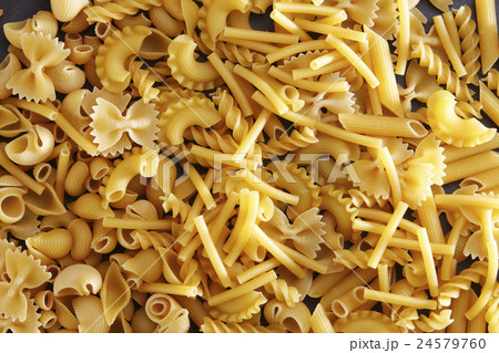 pasta pasta 24579760