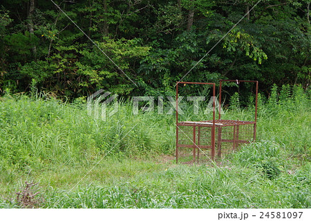 里山の捕獲檻 24581097