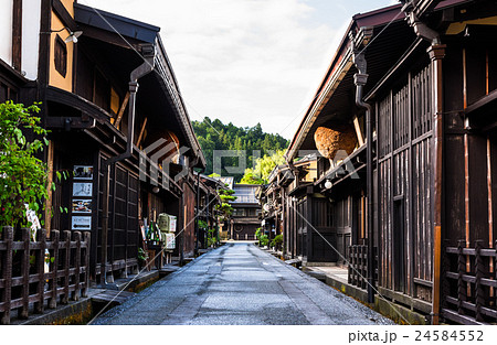 岐阜県　高山　古い町並 24584552