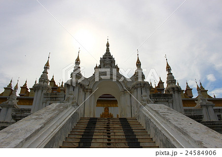 ミャンマー・マンダレーのAtumashi Kyaung 24584906