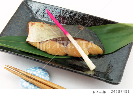 鰤の西京焼き 24587431