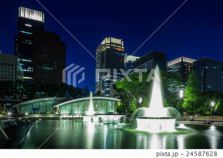 東京　丸の内　和田倉噴水公園の夜景 24587628