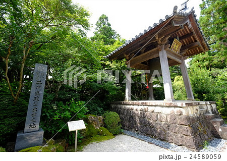 龍潭寺 鐘楼堂と石碑 龍潭寺 鐘楼堂と石碑 24589059