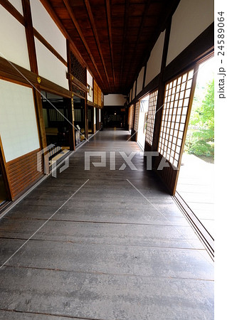 龍潭寺 本堂鴬張りの廊下の写真素材