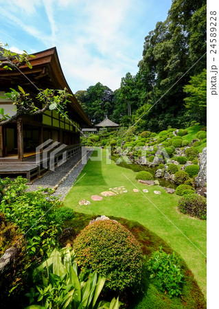 龍潭寺 庭園(庫裡より縦) 龍潭寺 庭園(庫裡より縦) 24589228