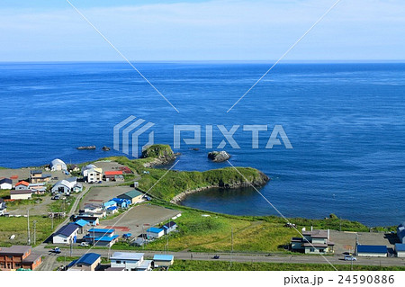 オーロラタワーから見る納沙布岬と根室海峡 24590886