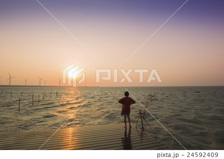 夕日 夕焼け 夕暮れ 24592409