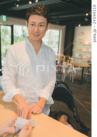 shopping complex　　　　　撮影協力：TENOHA DAIKANYAMA 24594319