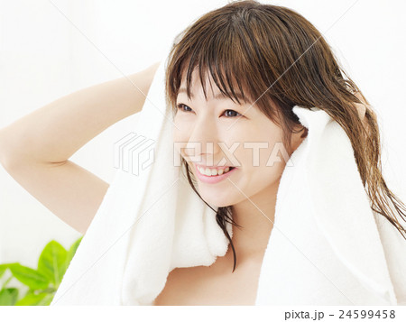 女性 湯上がり 女性 湯上がり 24599458