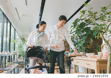 shopping complex　　　　　撮影協力：TENOHA DAIKANYAMA 24601956