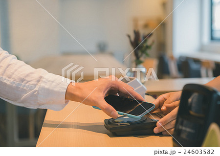 shopping complex　　　　　撮影協力：TENOHA DAIKANYAMA 24603582