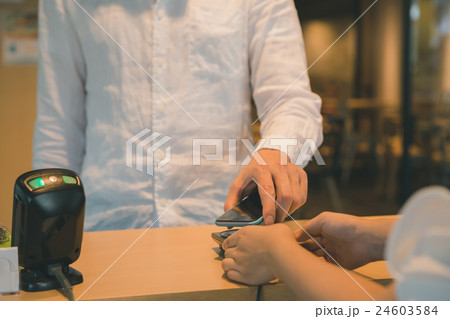 shopping complex　　　　　撮影協力：TENOHA DAIKANYAMA 24603584