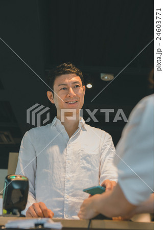 shopping complex　　　　　撮影協力：TENOHA DAIKANYAMA 24603771