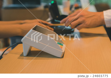 shopping complex　　　　　撮影協力：TENOHA DAIKANYAMA 24603775