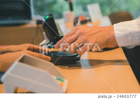 shopping complex　　　　　撮影協力：TENOHA DAIKANYAMA 24603777