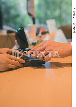 shopping complex 撮影協力:TENOHA DAIKANYAMA shopping complex 撮影協力:TENOHA DAIKANYAMA 24603782