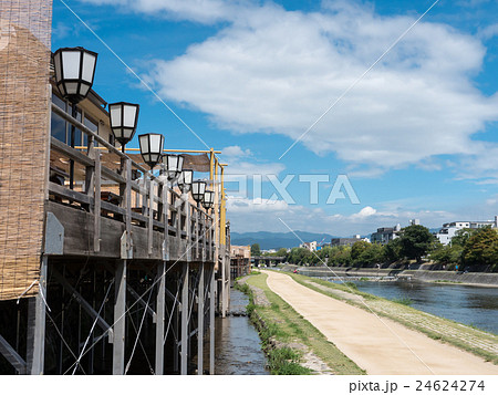 京都　鴨川　納涼床 24624274