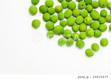 Image of Green plum korean fruits Image of Green plum korean fruits 24624475