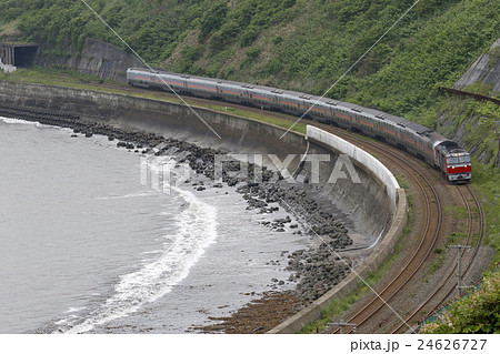 カシオペア紀行（DF200けん引）函館本線落部-野田生間にて 24626727