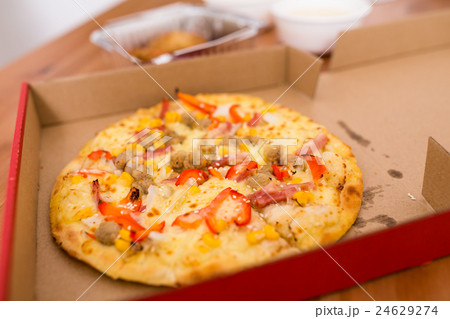 Fresh pizza in open box 24629274