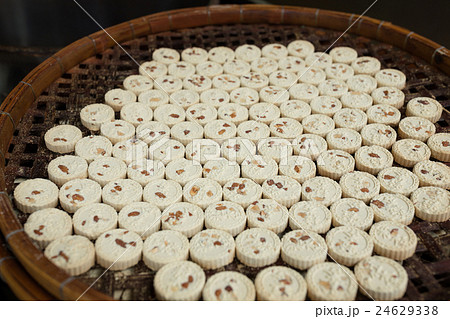 Almond cookies Almond cookies 24629338