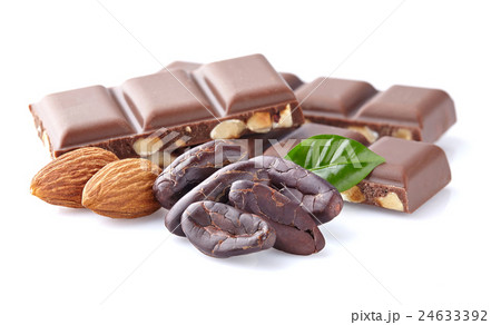 Almonds chocolate 24633392