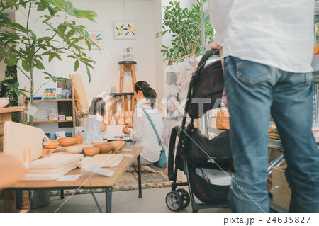 shopping complex 撮影協力:TENOHA DAIKANYAMA shopping complex 撮影協力:TENOHA DAIKANYAMA 24635827