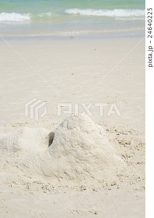タイ国ラヨーン県サメット島の白い砂浜の写真素材