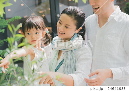 shopping complex 撮影協力:TENOHA DAIKANYAMA shopping complex 撮影協力:TENOHA DAIKANYAMA 24641083