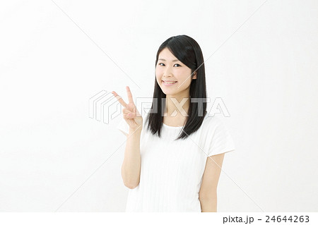 ピース・若い女性 ピース・若い女性 24644263