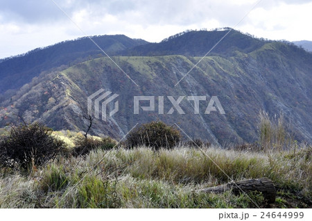 蛭ヶ岳より丹沢山方面を望む 24644999