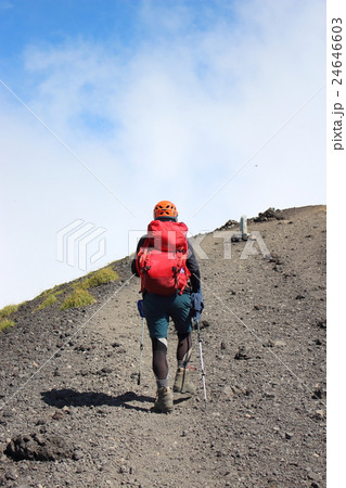 岩手山の登山客 岩手山の登山客 24646603