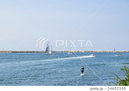 マリナデルレイの水路のマリンスポーツ 24652330