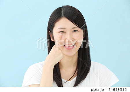 若い女性 24653516