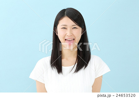 若い女性 若い女性 24653520