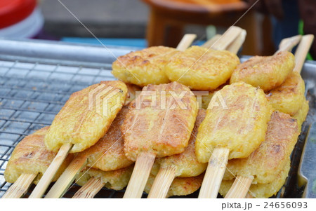 grilled sticky rick with egg in the morning market 24656093