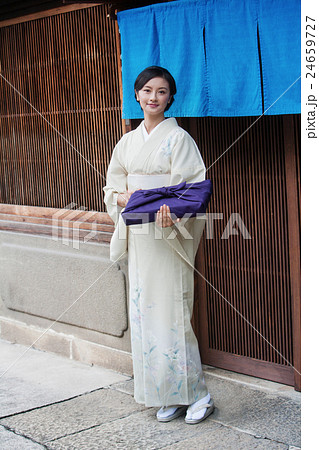 着物姿の美しい女性の写真素材