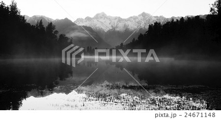 Lake Nature Rural Beautiful Travel Tranquil Concept 24671148