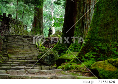 室生寺奥の院への石段 奈良県宇陀市 の写真素材