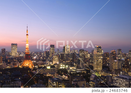東京タワーと東京都心全景 夕景 夜景 トワイライト 夕焼け 東京タワーと東京都心全景 夕景 夜景 トワイライト 夕焼け 24683746