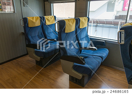 The seats "Kirakira (Glitter) Uetsu" train. 24686165