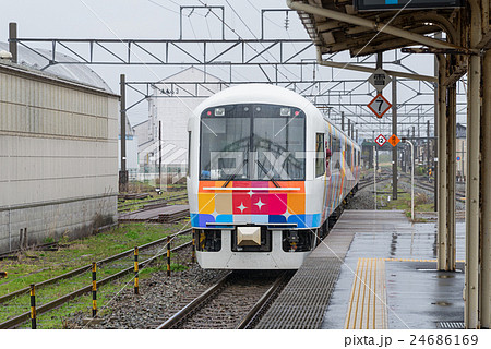 The sightseeing train "Kirakira (Glitter) Uetsu". The sightseeing train "Kirakira (Glitter) Uetsu". 24686169